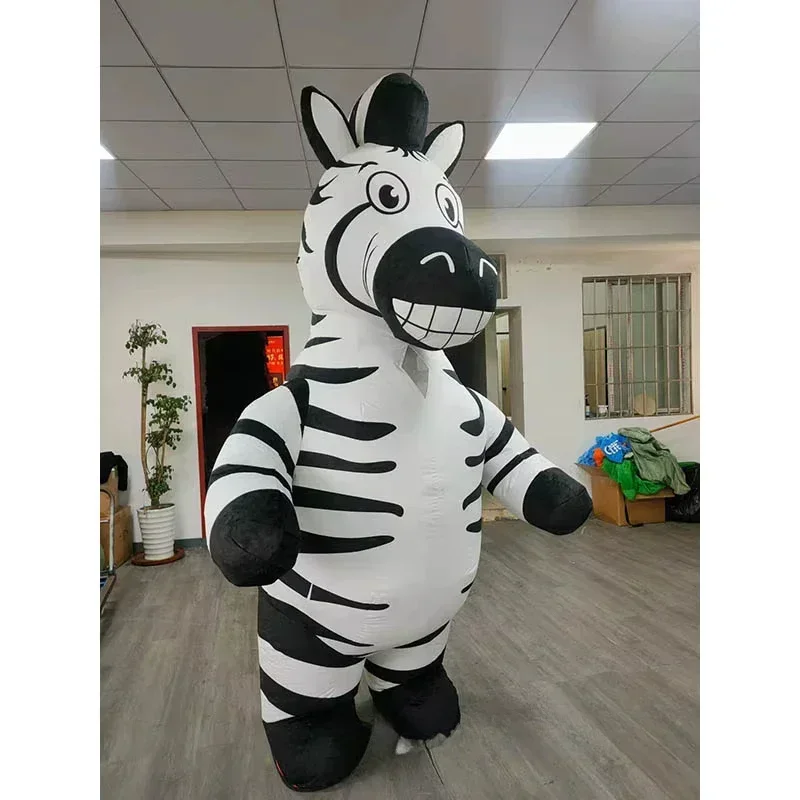 大人用、全身を覆う、ふわふわ素材のゼブラの着ぐるみ。パーティ - Event & Party Supply のレビューと価格