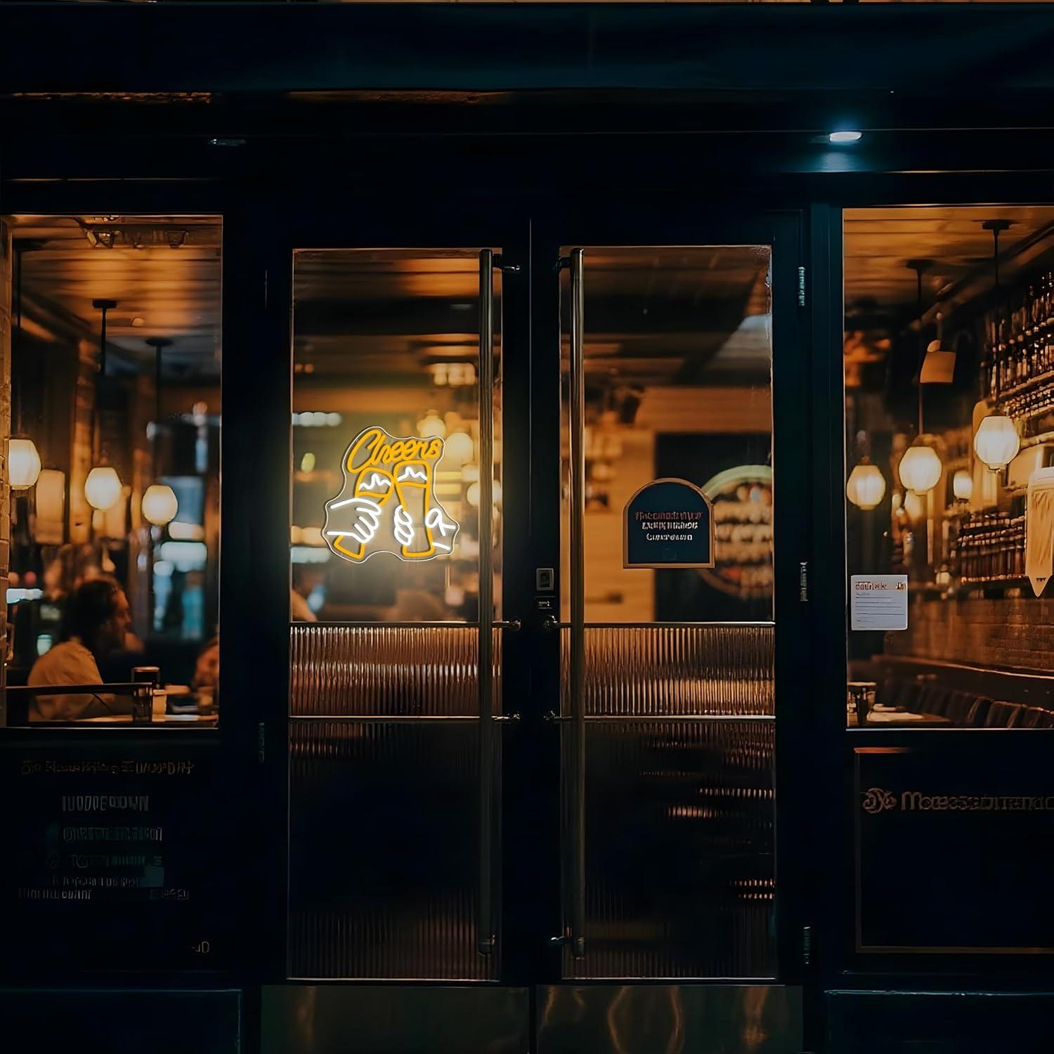 「Cheers」の文字が入ったカクテルネオンサイン。USB接 - Neon Sign Party のレビューと価格